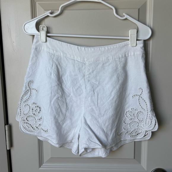 H&M Women’s White Linen Blend Broderie Anglaise Embroidered Shorts Size 6 - Picture 1 of 6